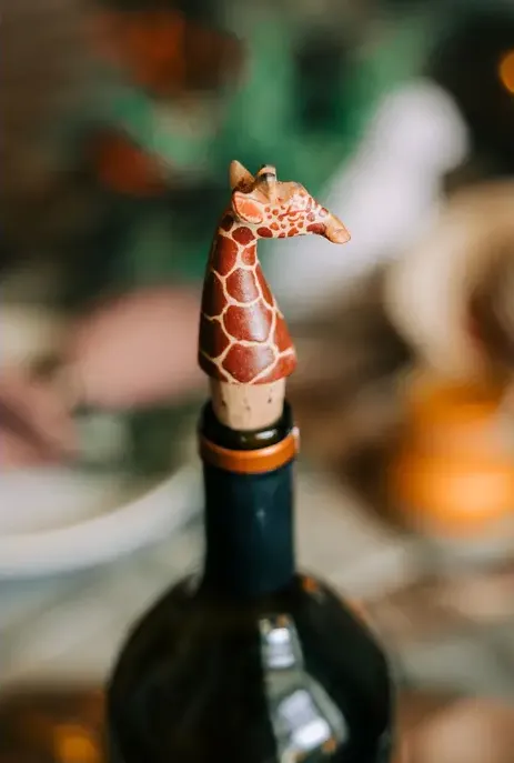 Giraffe Wine Topper